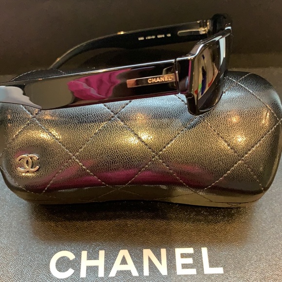 Chanel black vintage sunglasses style 5060 - Picture 4 of 7